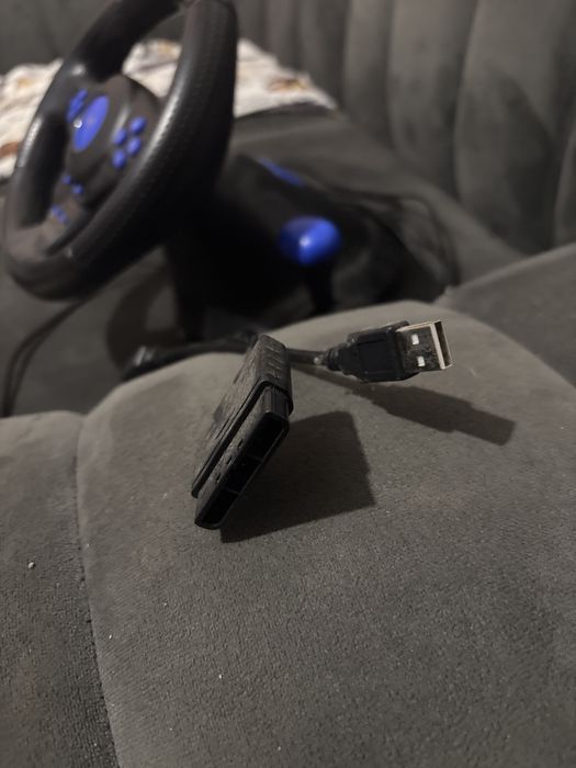 Руль для пк,ноутбука в гарному стані тільки протерти від пилу