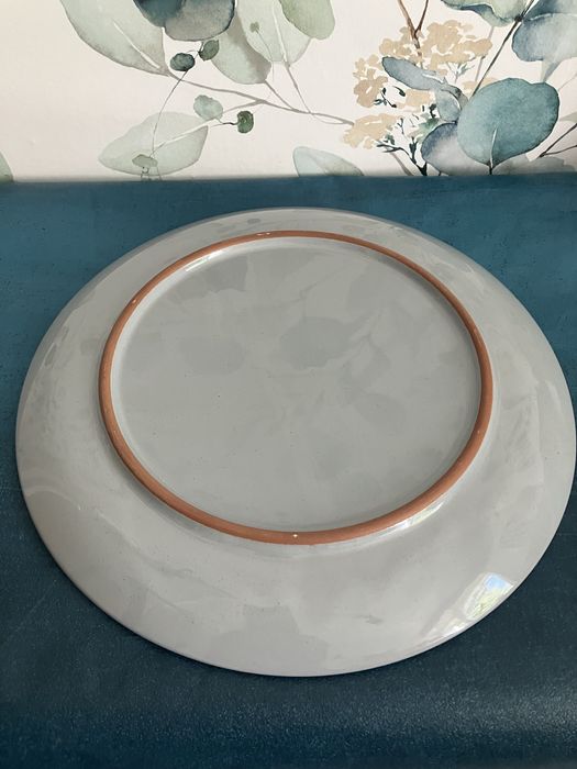 Talerze porcelanowe plaskie szaro-bialy wzor sred.26 cm  kpl