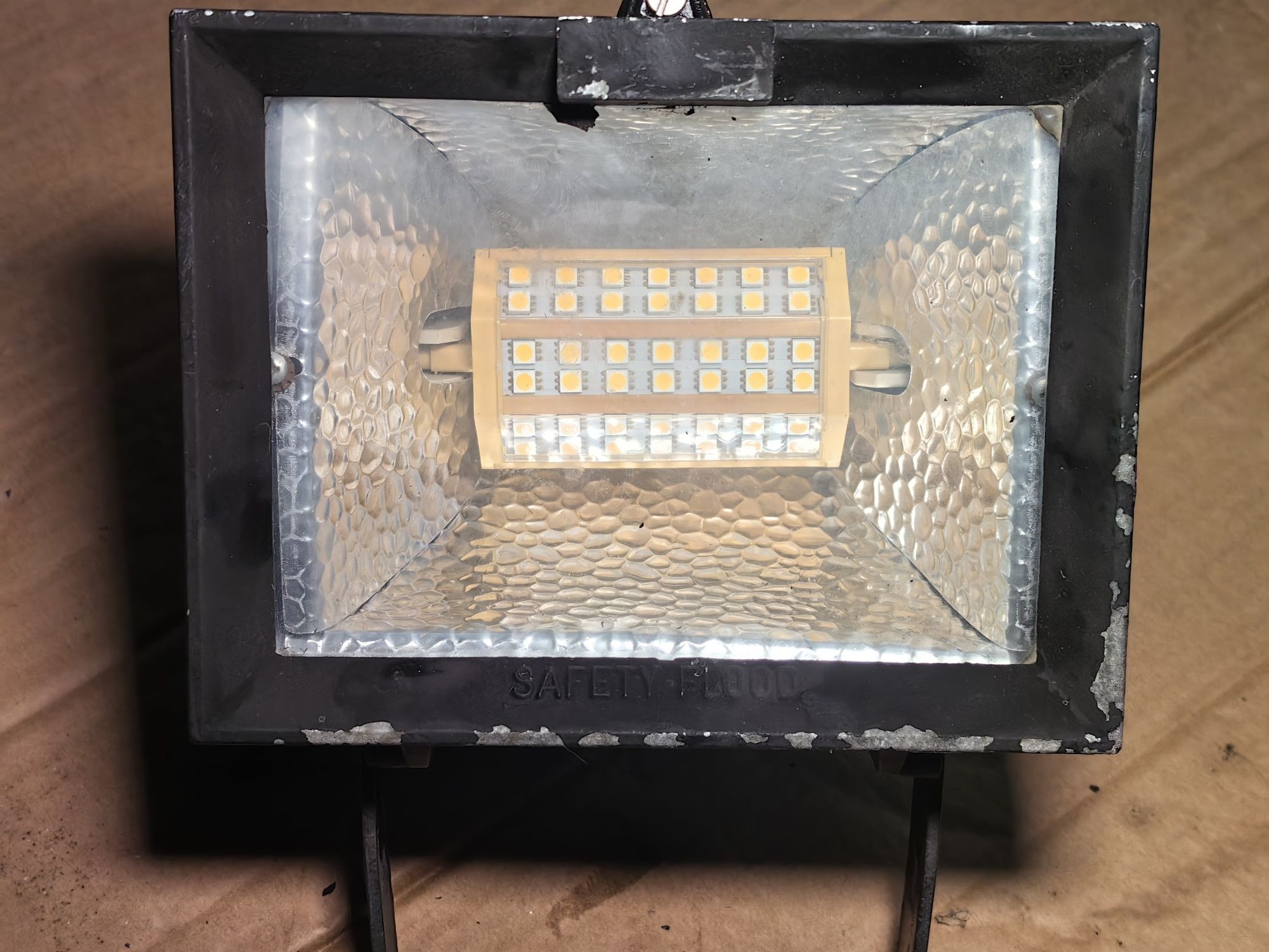 Halogen Safety Flood 500W Italy DPD
