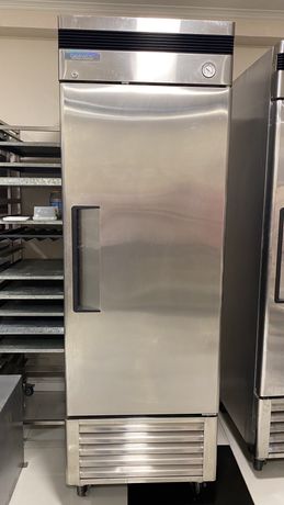 Холодильний шкаф среднетемпературеый