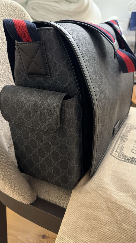 Bolsa de mãe para mudar as fraldas do bebé Gucci GG Supreme