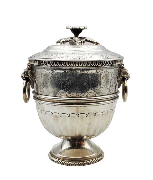 Belíssima Bomboneira em Prata Portuguesa