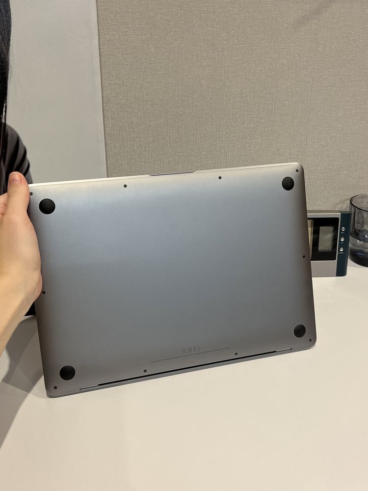 Macbook Air 13 на М1 256 гб з коробкою сірий макбук