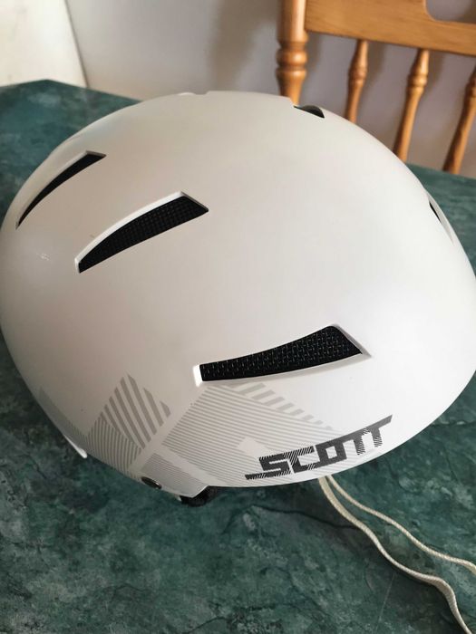 Продам гірськолижний шолом Scott