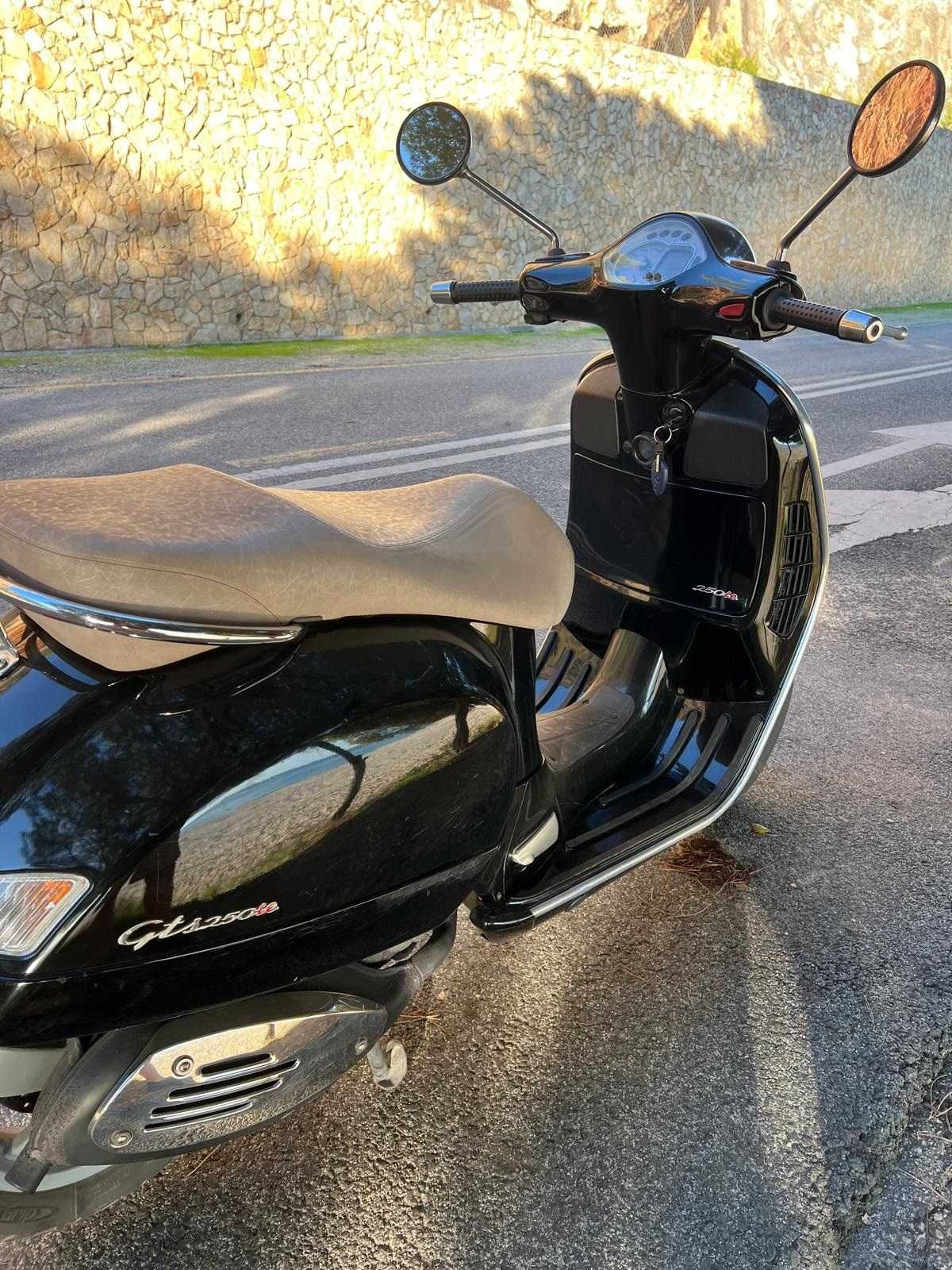 VESPA GTs 250 ie.