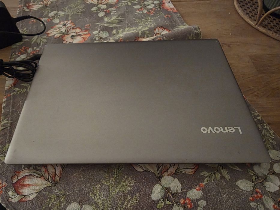 Laptop Lenovo w pełni sprawny