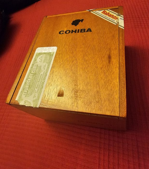Kubańskie pudełko na cygara Cohiba