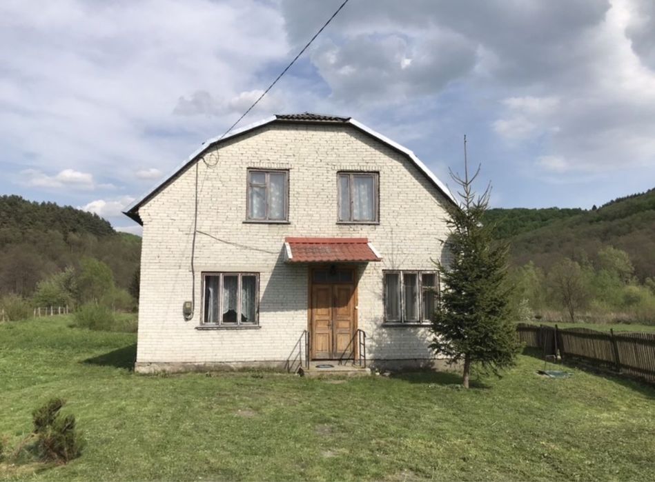 Продам будинок та земельну ділянку (разом з альтанкою та ставом)