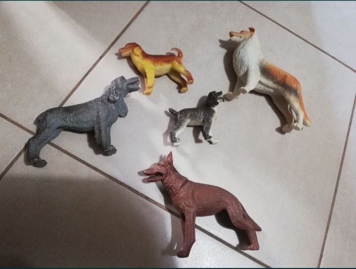 Figurki zabawki psy