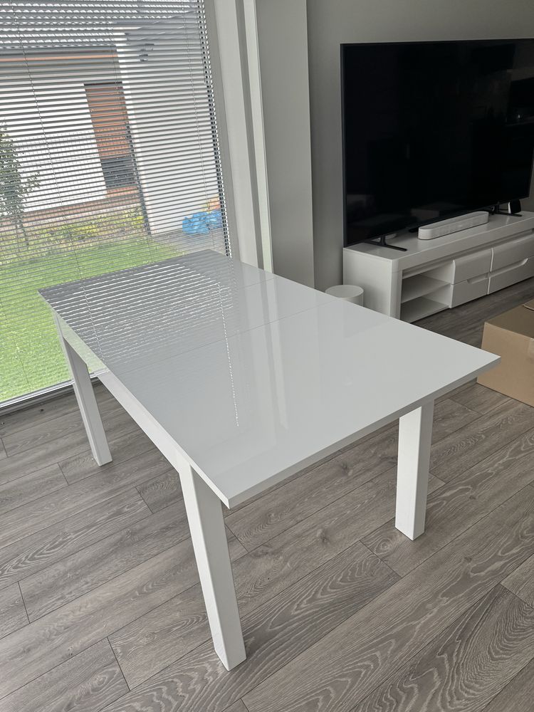 Stół do salonu/ jadalni