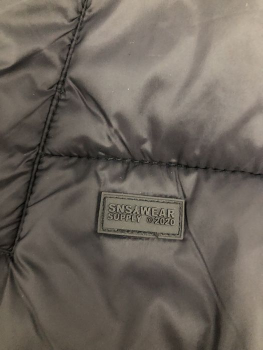 Пухова жилетка безрукавка пуховик