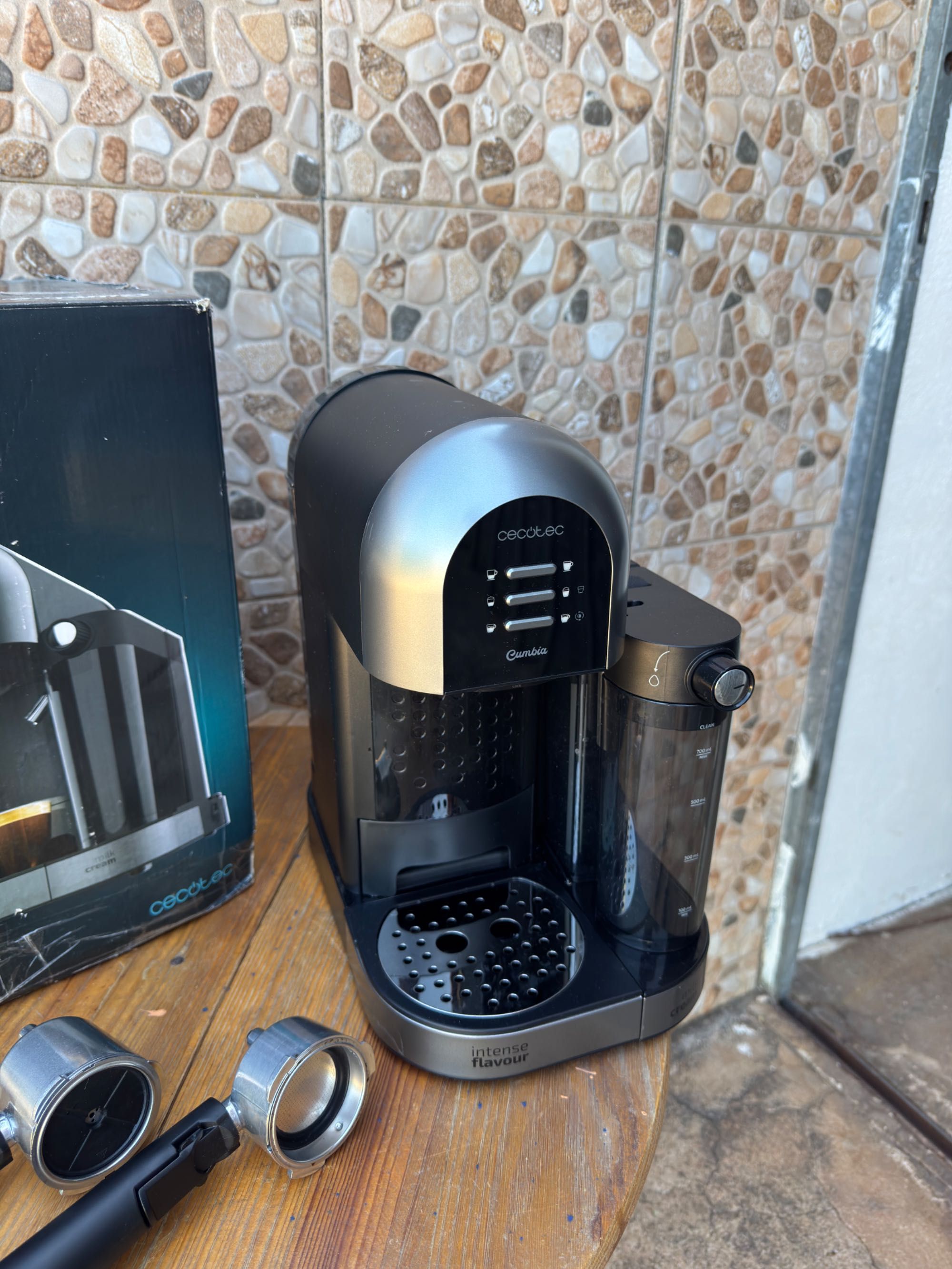 Nova Maquina de cafe para cafe moido e capsulas nespresso