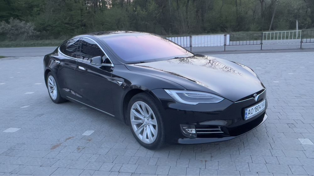 Tesla S 2018 Європа 75D 4*4