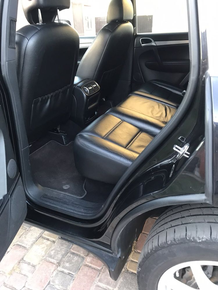 Автомобиль порш каен