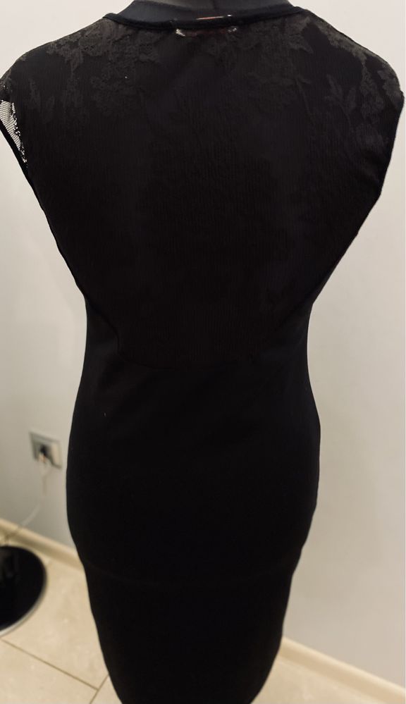 Czarna włoska sexi sukienka midi,   jak nowa, koronka r. M/L