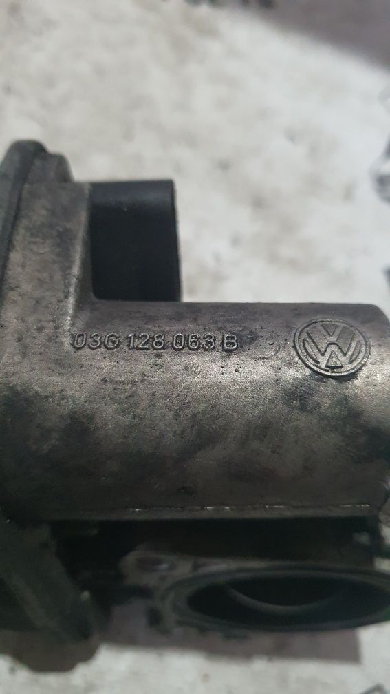 Дросельна заслонка Volkswagen Passat b6 2.0 tdi дизель