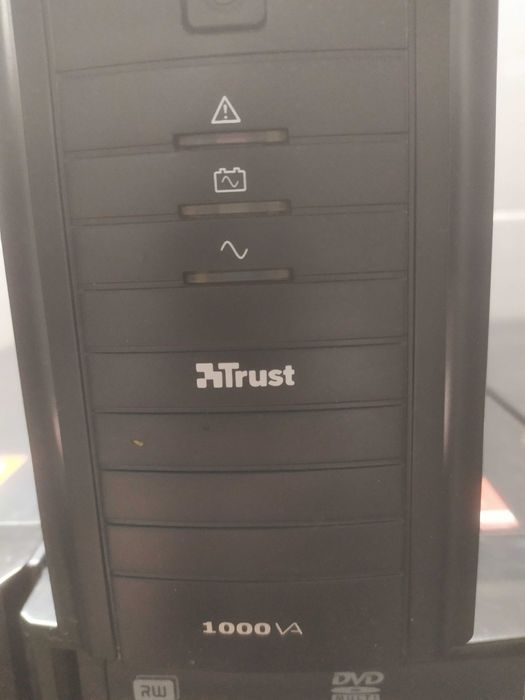 Джерело безперебійного живлення Trust 1000va
