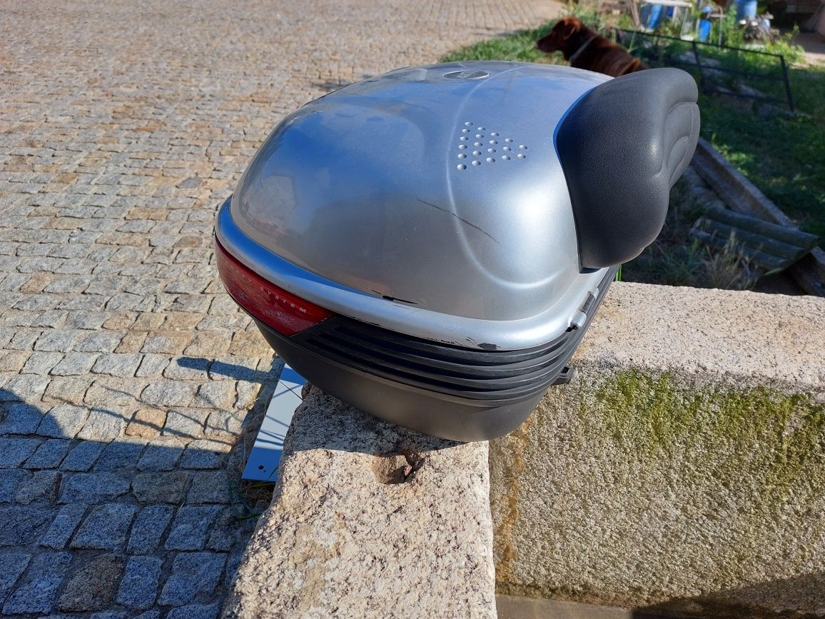 Topcase Givi 2 capacetes