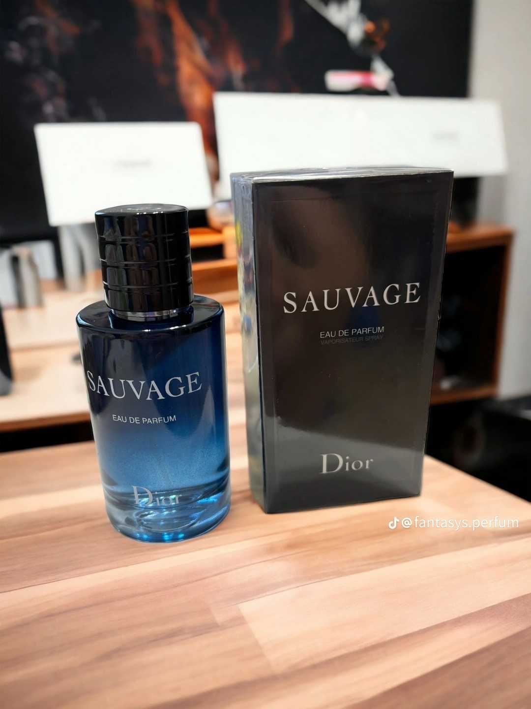 найпопулярніші чоловічі парфуми Dior Sauvage та Versace Eros