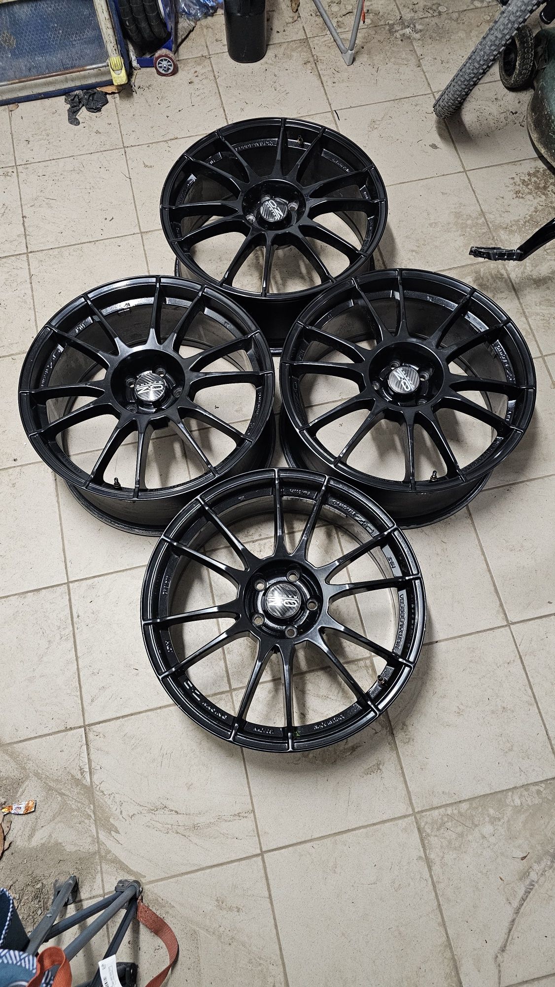 Oz ultraleggera 19" 5x112 8.5J 8J et38 dwie szerokości nr301