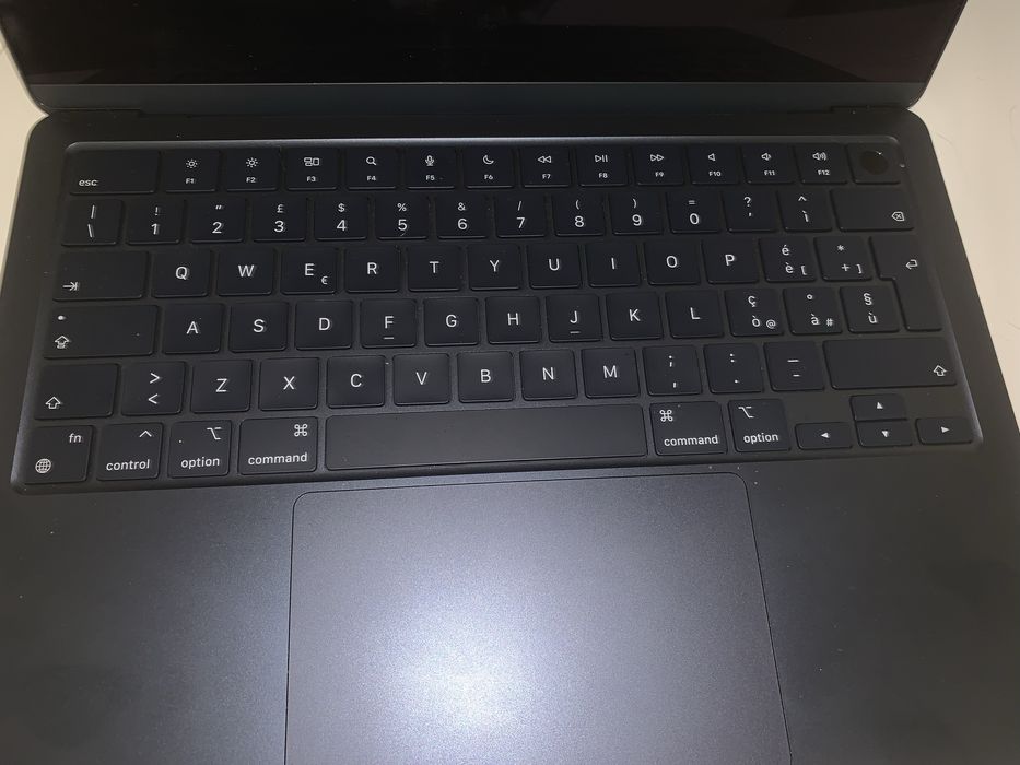 MacBook Air 13 M3 Icloud