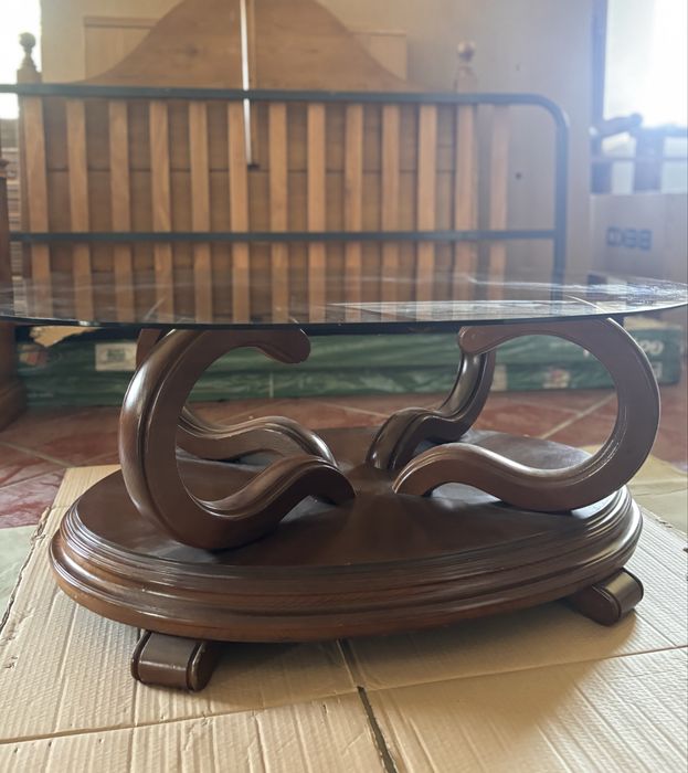Mesa de centro com vidro