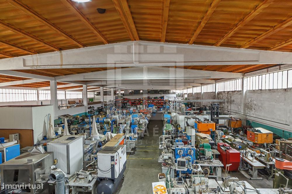 Pavilhão na Zona Industrial de São João da Madeira