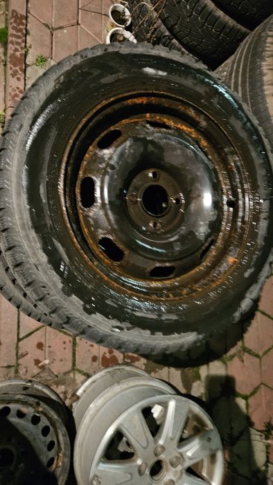 Зимова гума шини нокиан 195 65 15