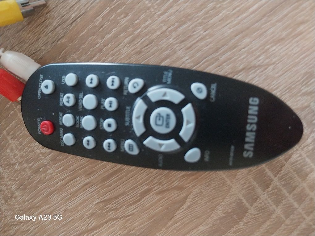 DVD Samsung z pilotem