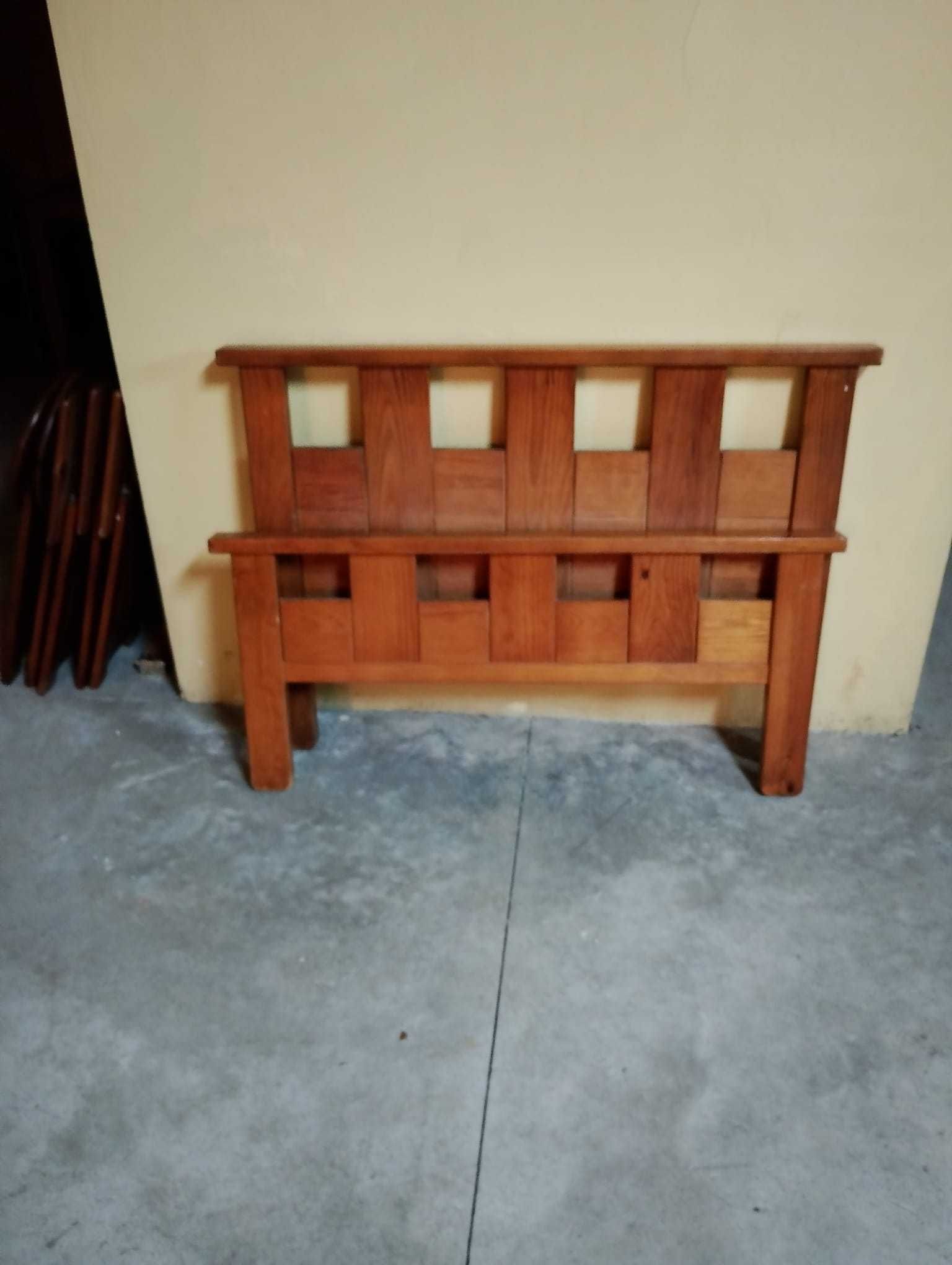 Estrutura de cama ,Saint-Clair em madeira maciça