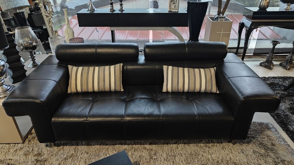 Sofá de exposição - Pele sintética