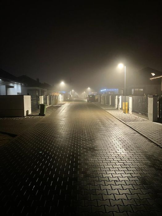 Latarnia SAMSUNG oswietlenie uliczne osiedla apartamenty parkingi