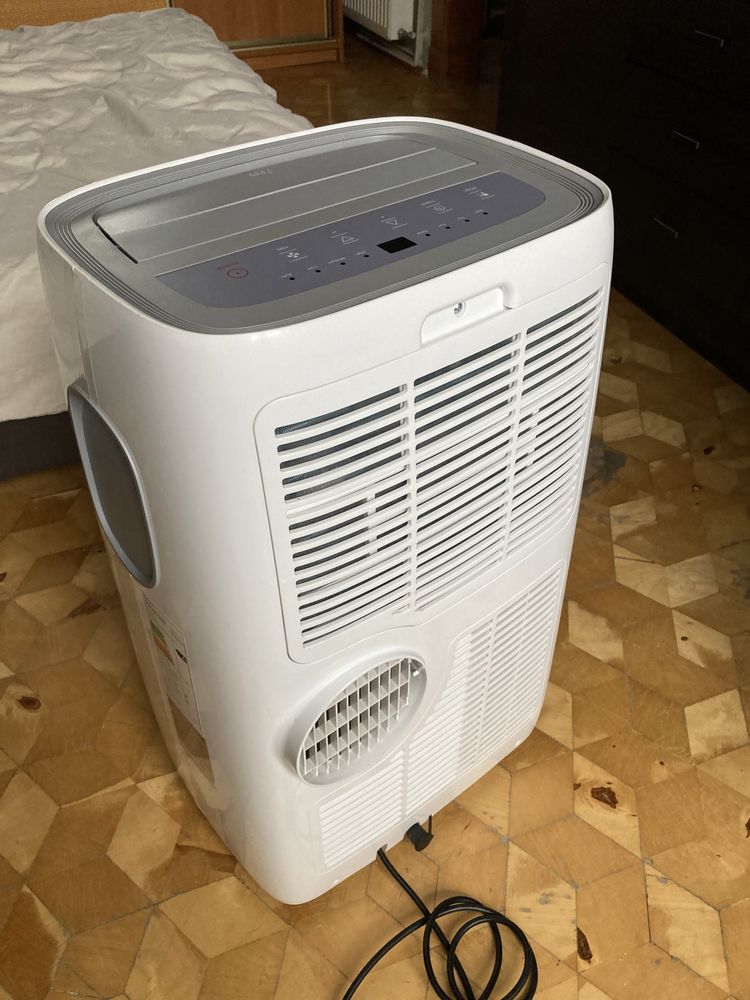 Klimatyzator Electrolux jak nowy plus gratis.