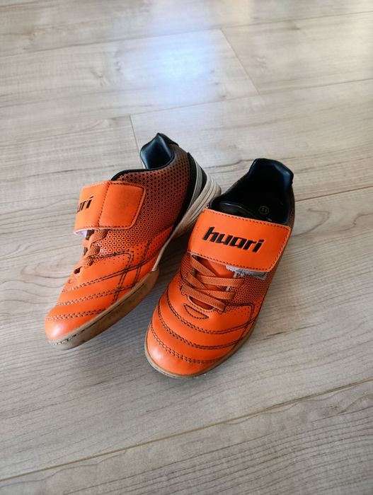 Halówki firmy huari rozmiar 31 na rzepy
