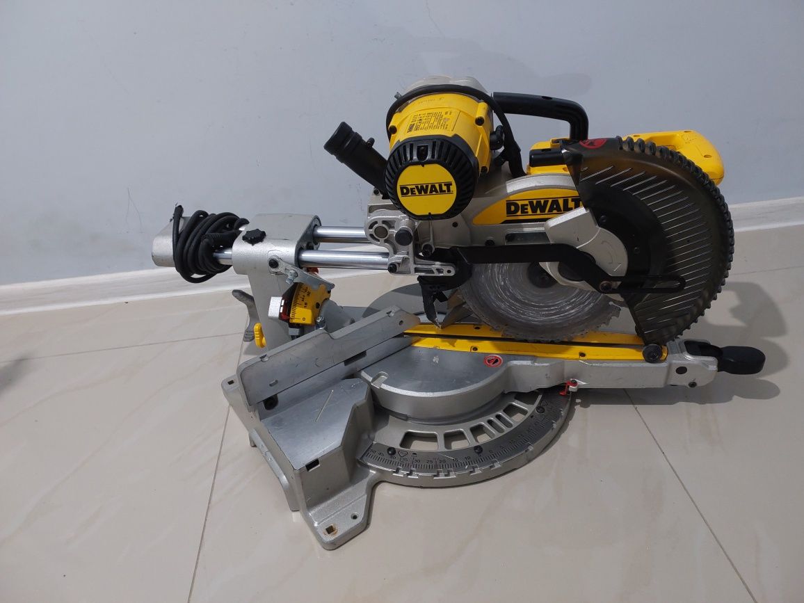 Dewalt Пила дискова акумуляторна безщіткова DeWalt DCS727
