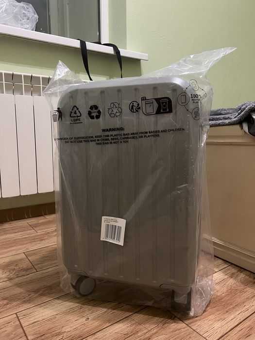 Продам Нову валіза (середня)