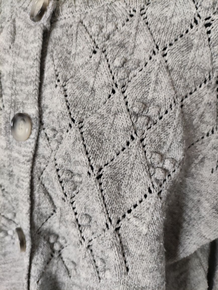 Sweter ażurowy szary