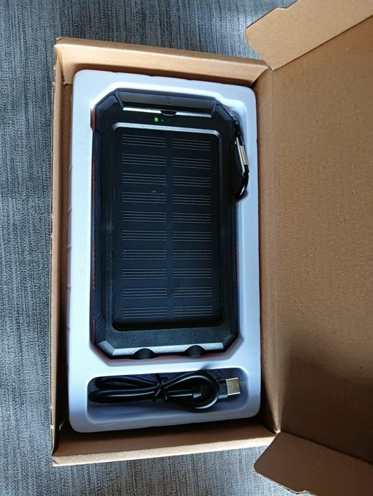 Powerbank solarny Nowy