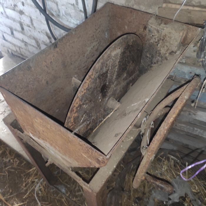 Бурякорізка з електромотором