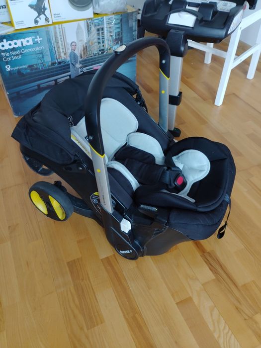 Fotelik/wózek "doona" z bazą