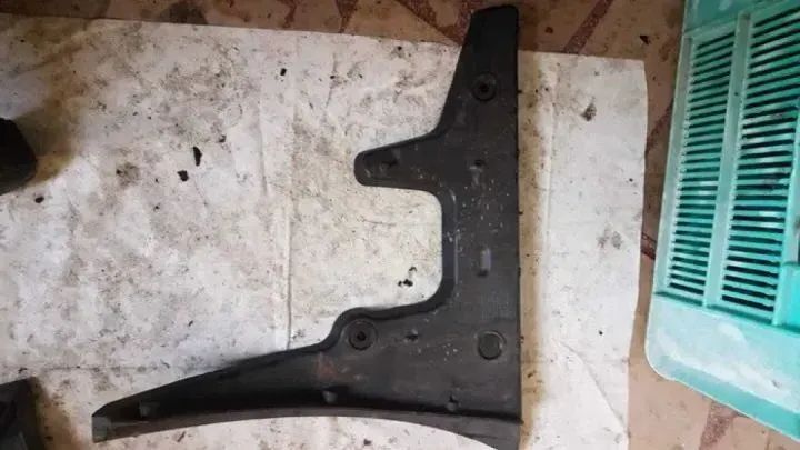 audi a6 c6 ślizg zderzaka lewy tył 4f9807453