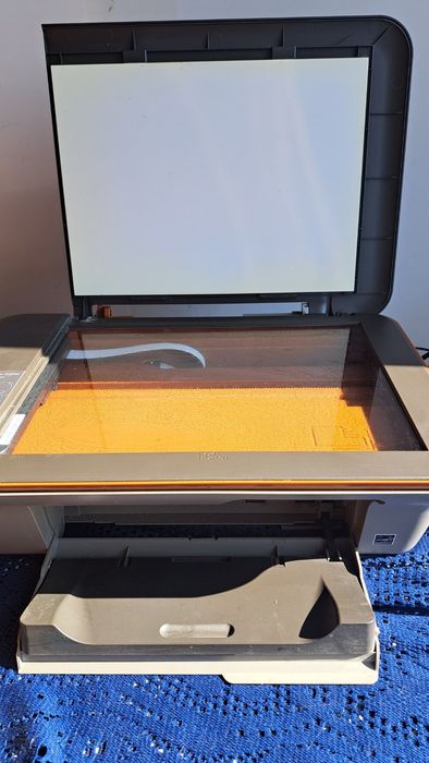 Принтер HP 2050A