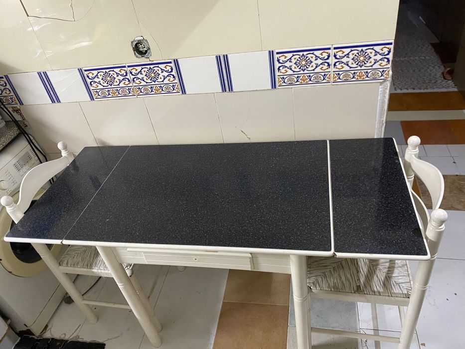 Mesa e 2 cadeiras / 30€