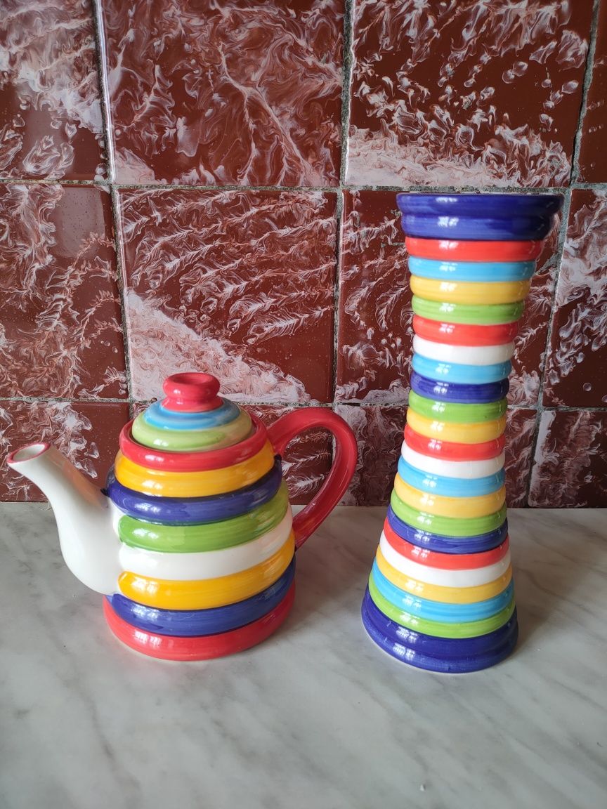 Керамическая ваза фарфоровой чайник