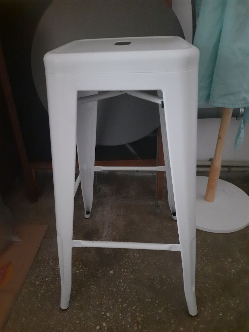 Krzesło, stołek barowy, hoker metalowy biały, stan bdb, styl loft indu