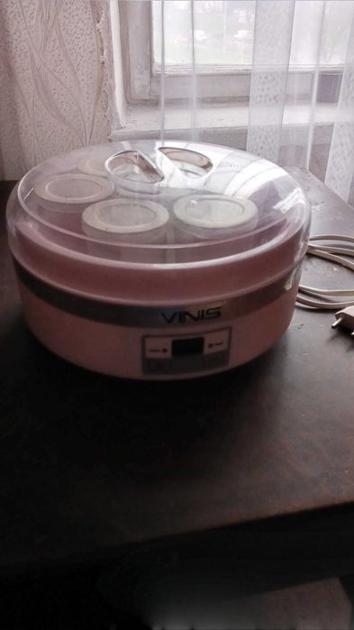 Продаю отличную Йогуртницу. Производства Германии.