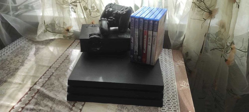 PlayStation 4 Pro 1Tb.+Проектор