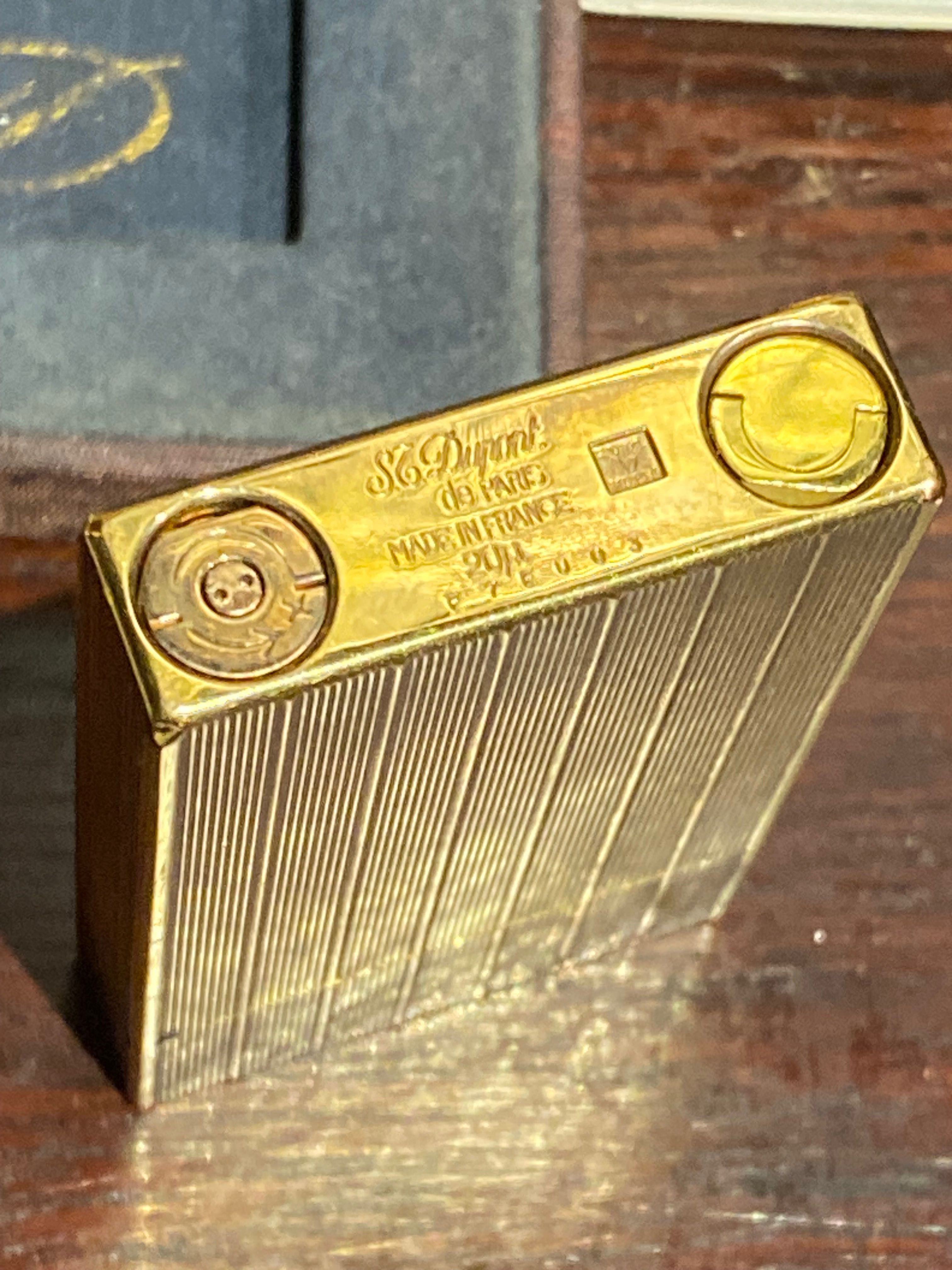 Isqueiro Dupont Plaquet Ouro contrastado estojo original