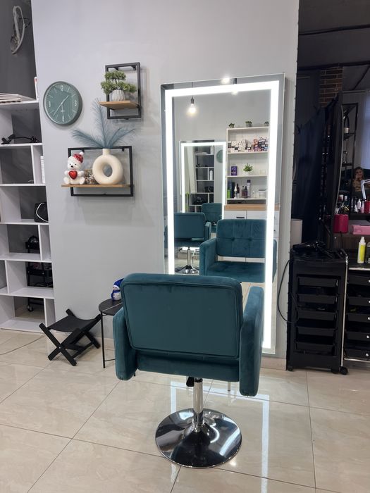 Оренда місця для перукаря або майстра нарощування волосся