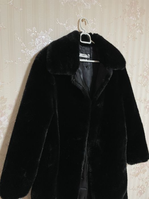 Шуба з єко хутра Mango